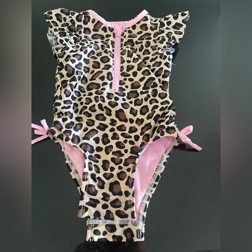 Cat & Jack Girl’s One-Piece Leopard Print Swimsuit with Pink Trim - 18m